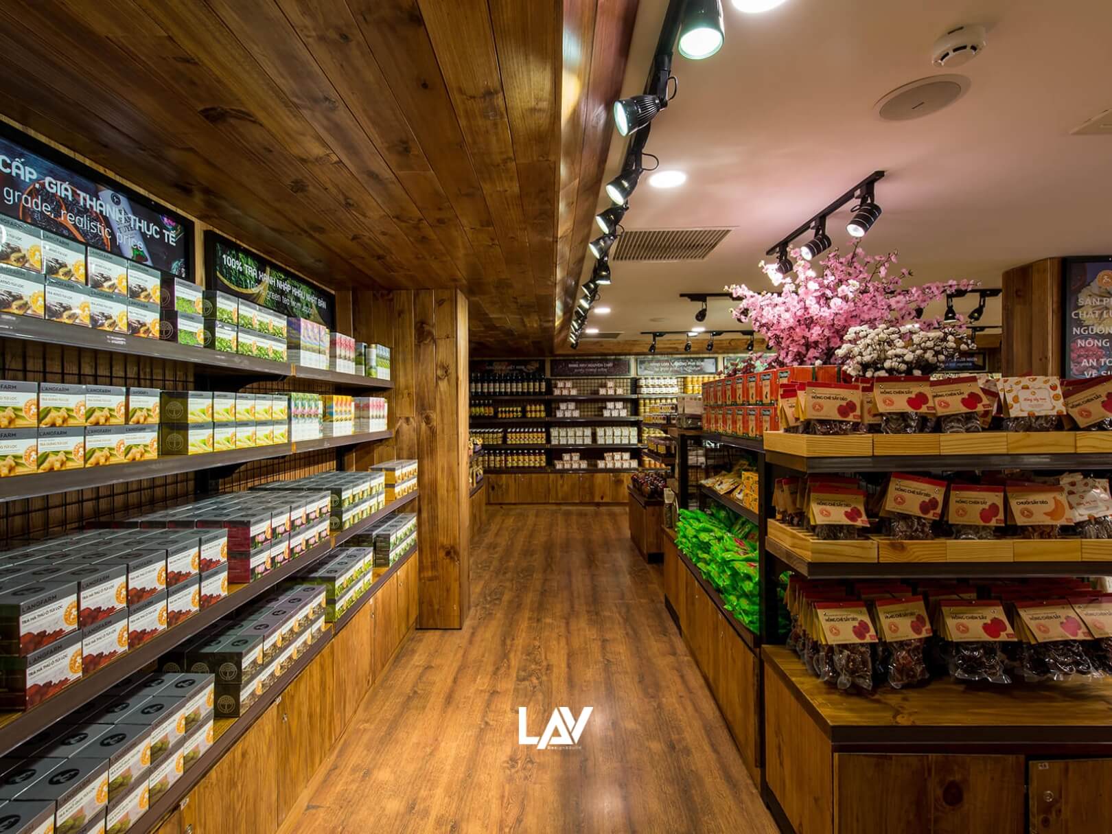 khong-gian-cua-hang-tang-1-langfarm-quan5